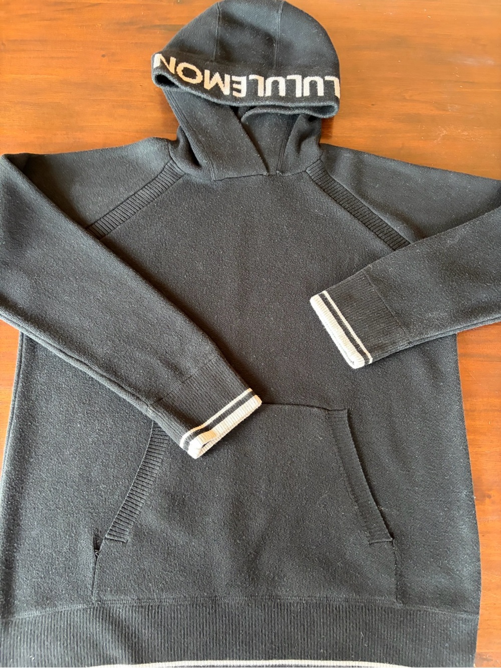 Women’s black Lululemon extra soft sort cashmere sweater rare sold out!